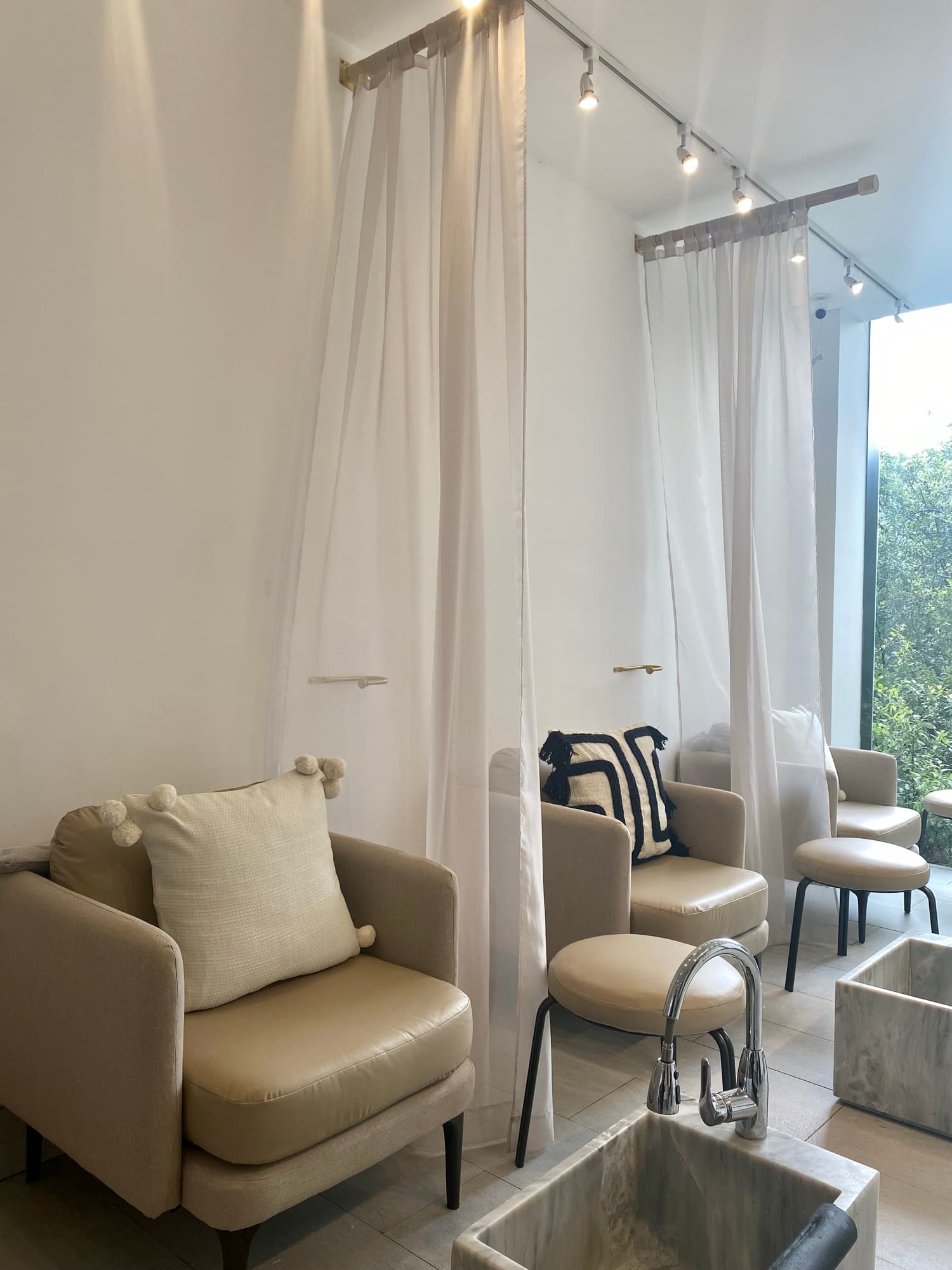 SALON MANI OH — fotografía 3