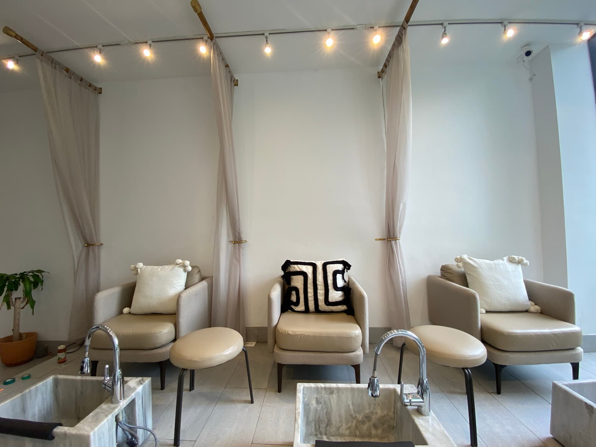 SALON MANI OH — fotografía 7